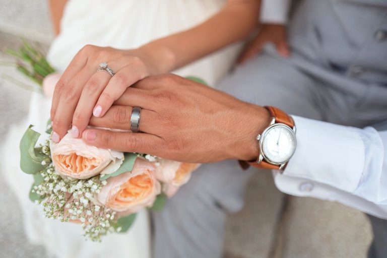 Pielęgnacja obrączek ślubnych – jak to robić?