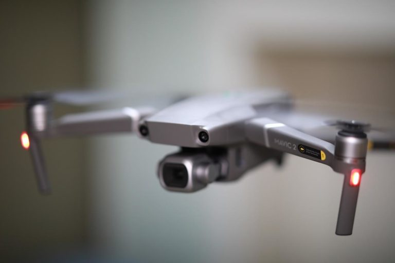 Co ma znaczenie przy wybieraniu ładowarek do dronów?